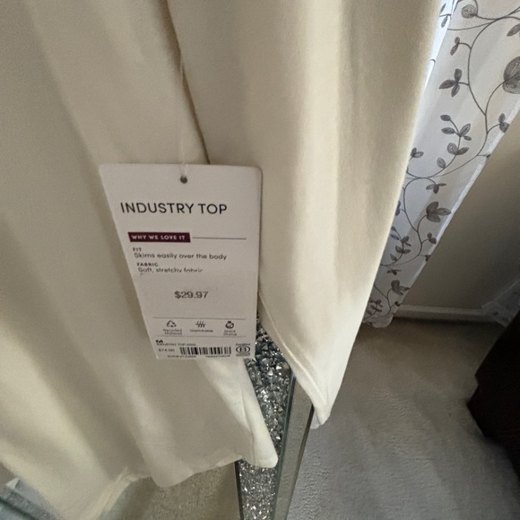 New with Tag! Athleta Cream Top! - Picture 5 of 7